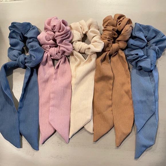 Accessories - NWOT Lot of hair scrunchies
